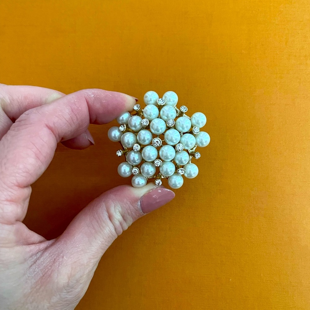 Banana republic brooch